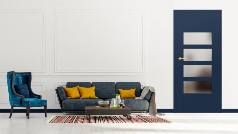 Stylowe panele podłogowe w salonie z dużymi drzwiami i nowoczesnymi meblami.